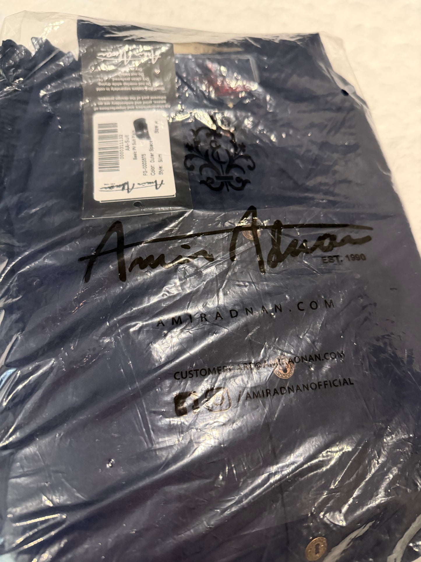 Amir Adnan Suit in breathable non-creasing fabric in Slim Fit