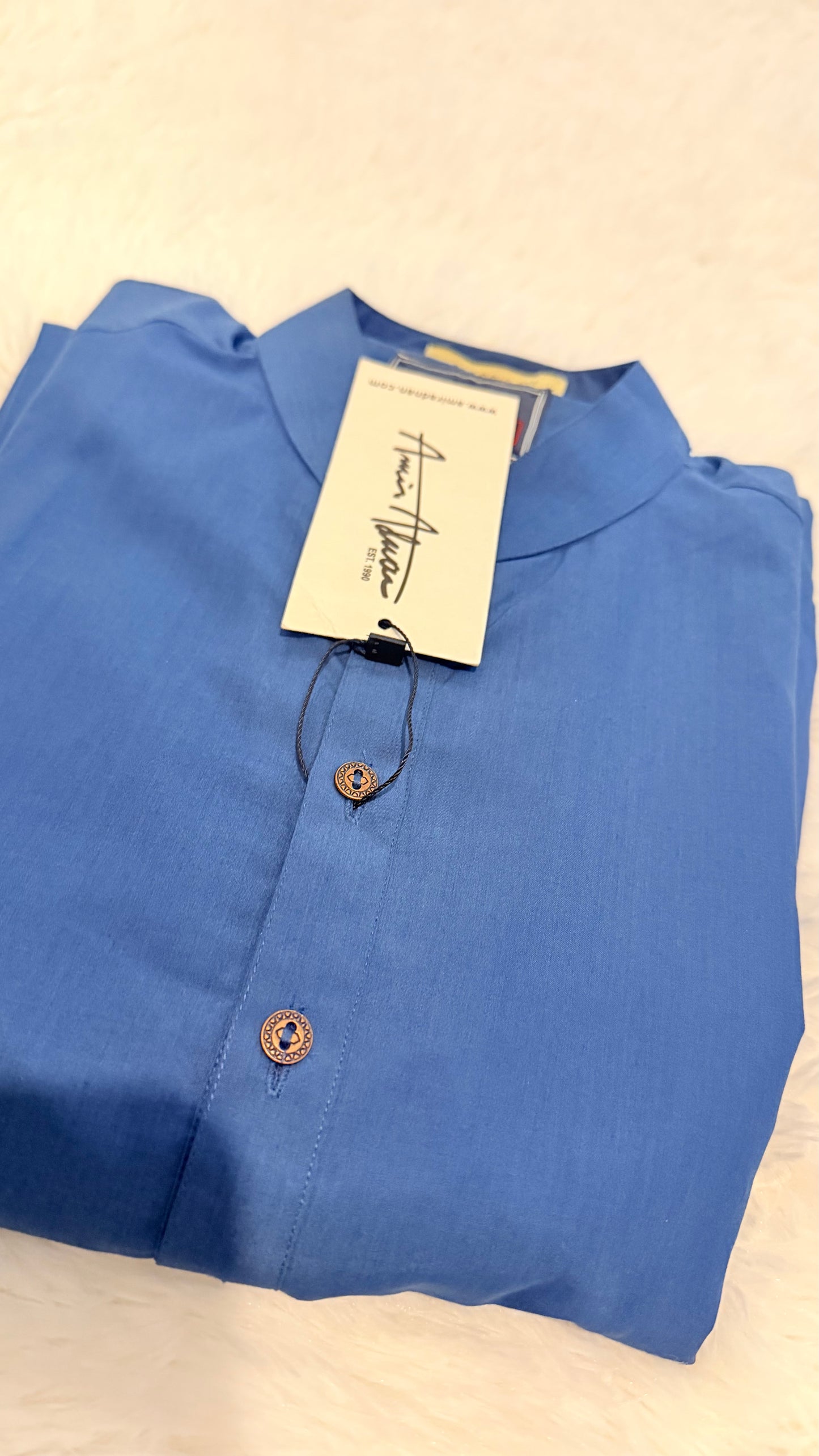 Amir Adnan Suit in breathable non-creasing fabric in Classic Fit