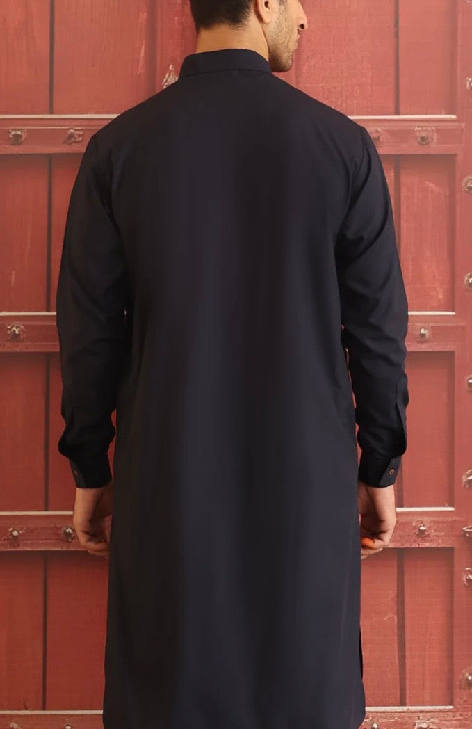 Amir Adnan Suit in breathable non-creasing fabric in Slim Fit