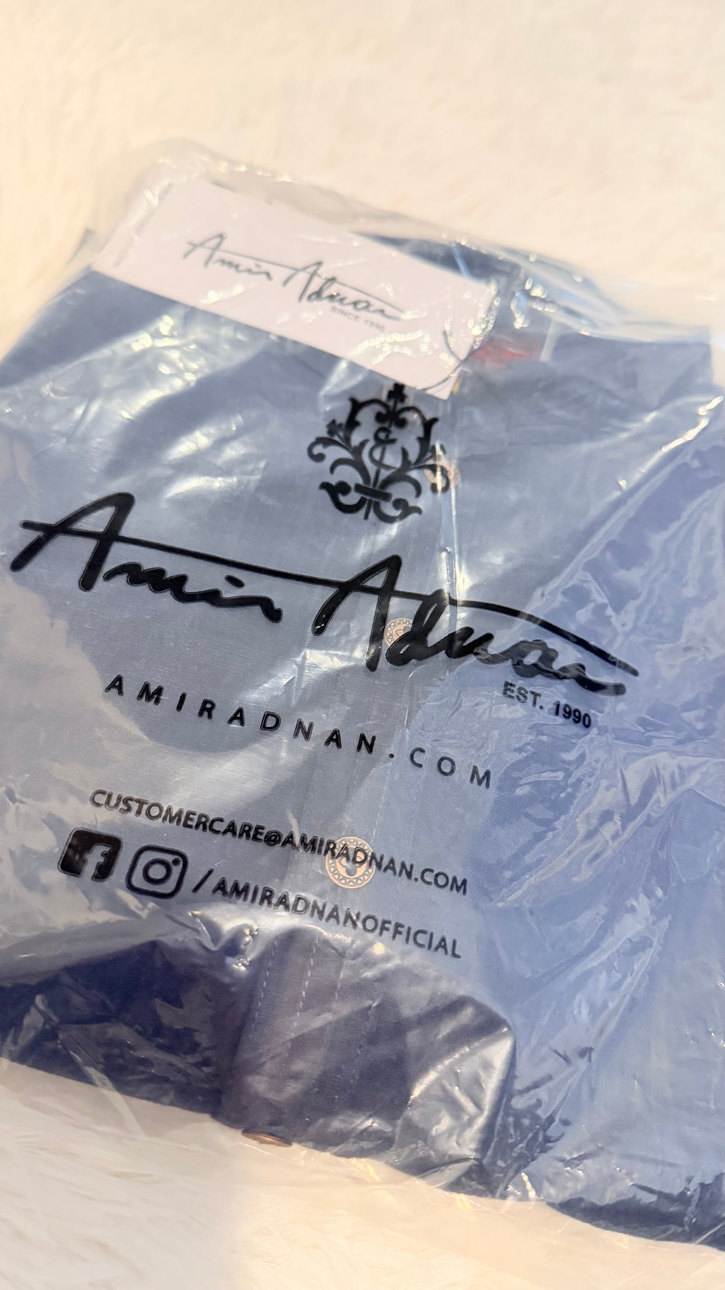 Amir Adnan Suit in breathable non-creasing fabric in Slim Fit