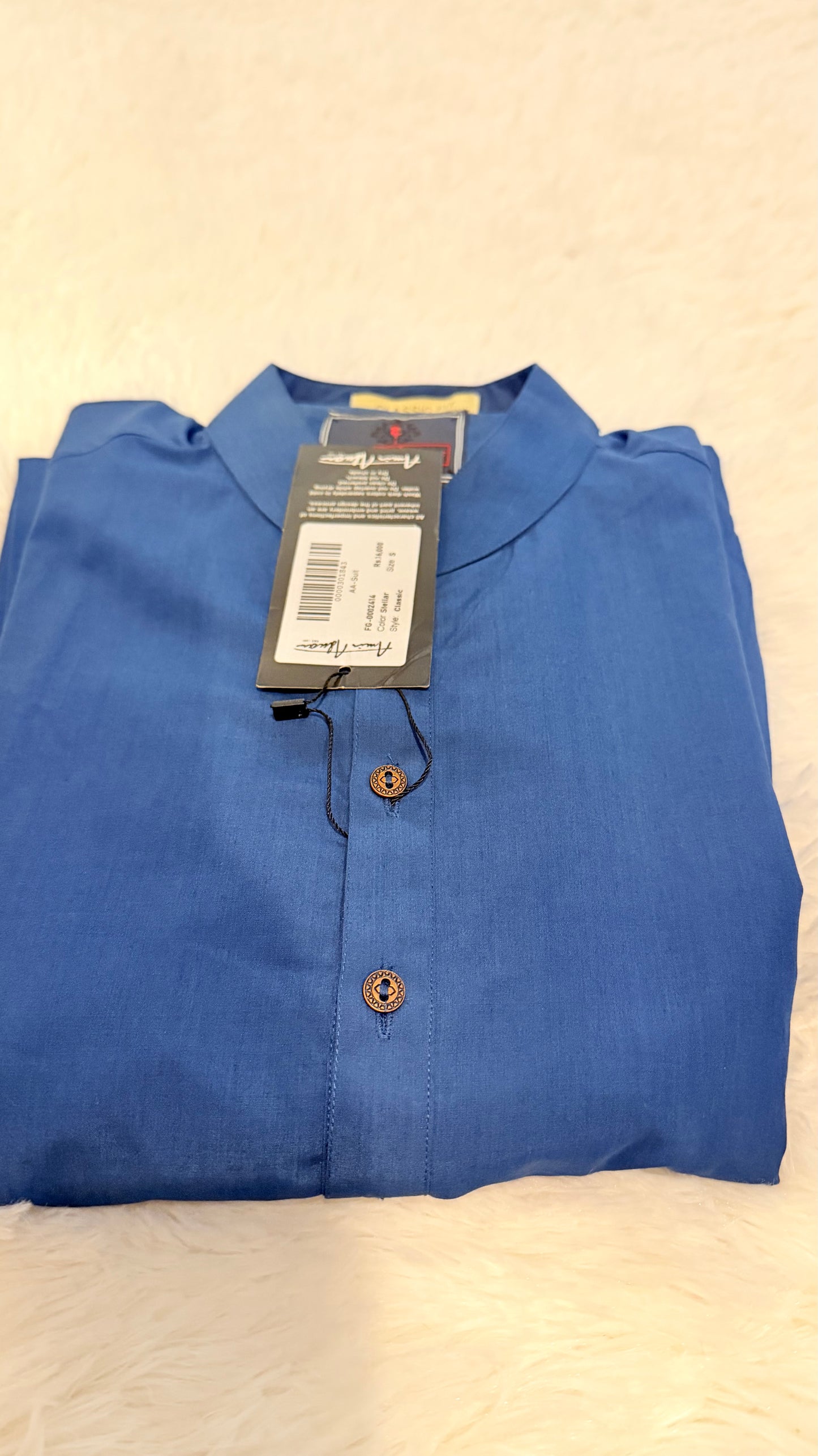 Amir Adnan Suit in breathable non-creasing fabric in Classic Fit